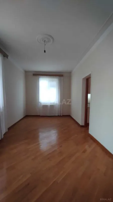 Satılır həyət evi 300 m²