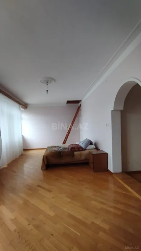 Satılır həyət evi 300 m²