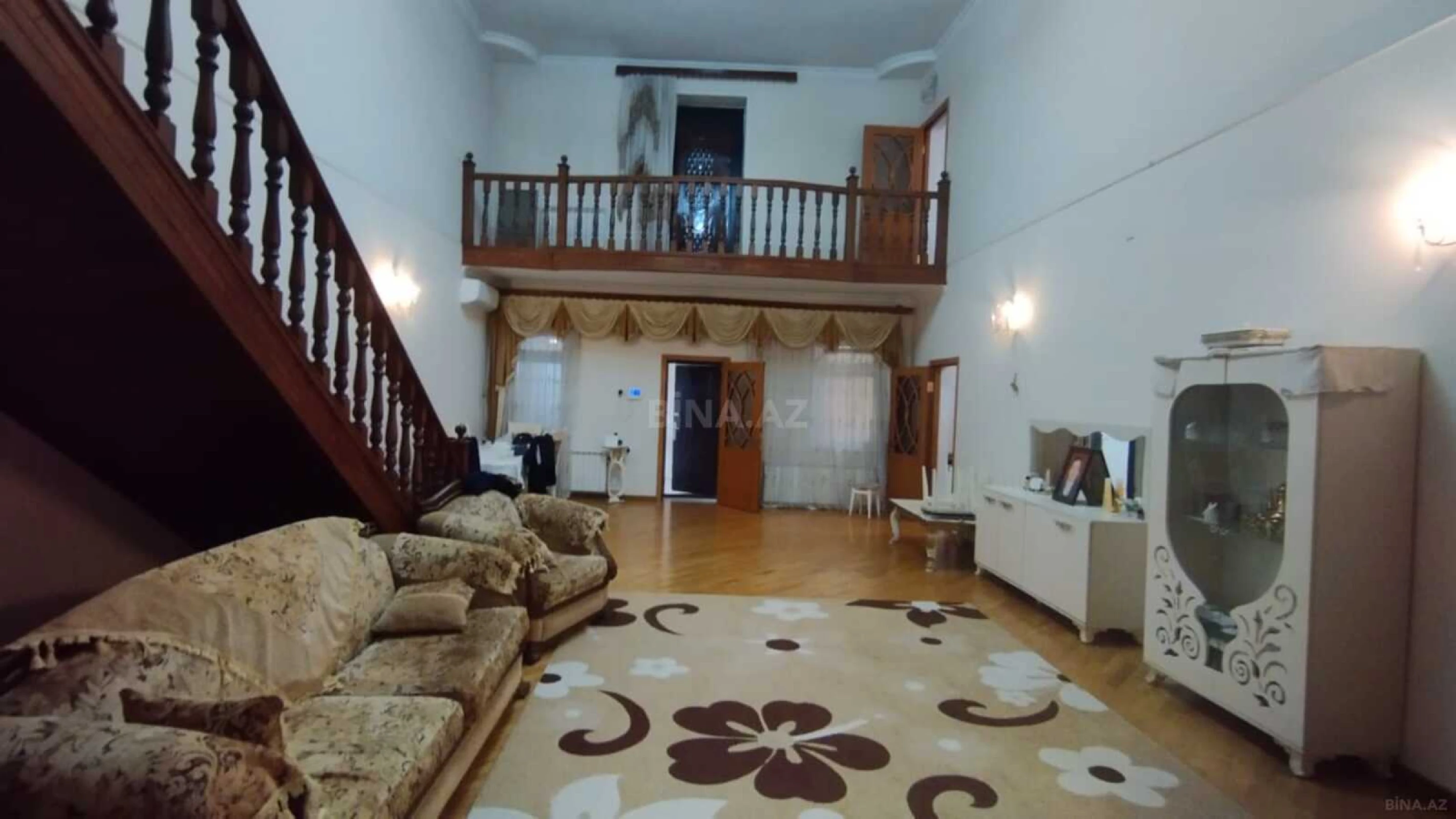 Satılır həyət evi 300 m²