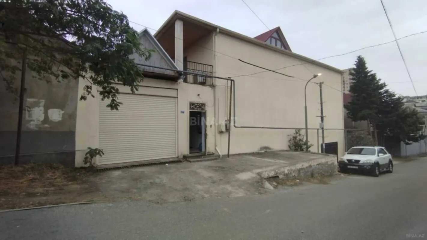 Satılır həyət evi 300 m²