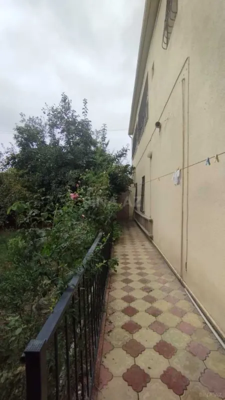 Satılır həyət evi 300 m²