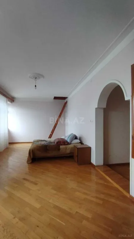 Satılır həyət evi 300 m²