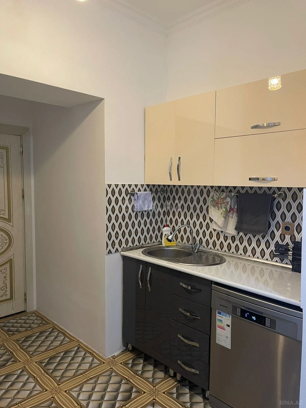 Kirayə verilir 2 otaqlı mənzil 65 m²