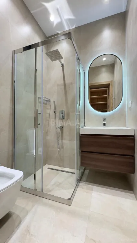 Satılır 5 otaqlı həyət evi 300 m²