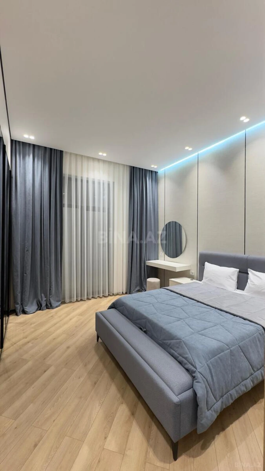 Satılır 5 otaqlı həyət evi 300 m²