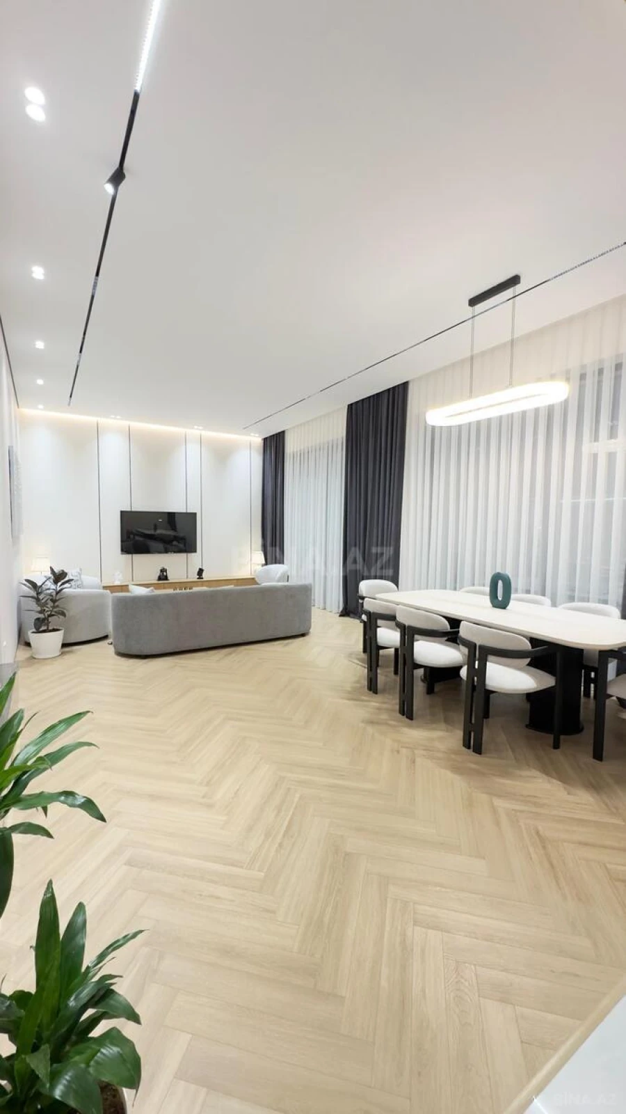 Satılır 5 otaqlı həyət evi 300 m²