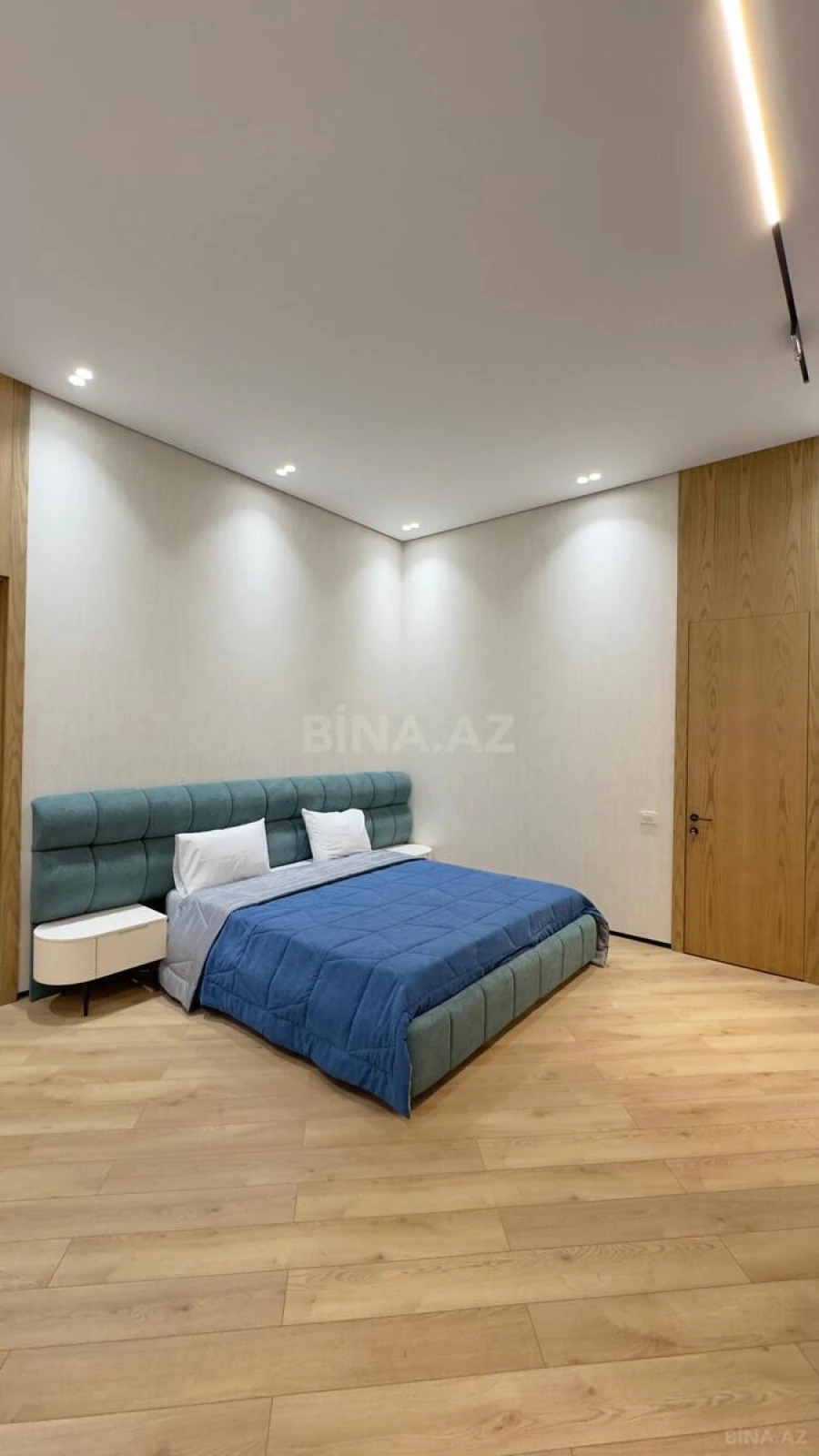 Satılır 5 otaqlı həyət evi 300 m²
