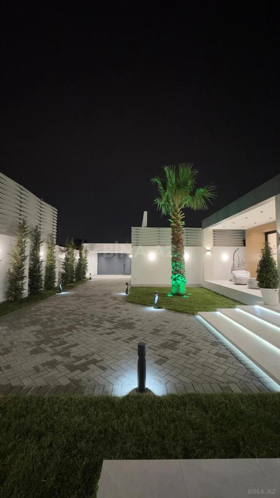 Satılır 5 otaqlı həyət evi 300 m²