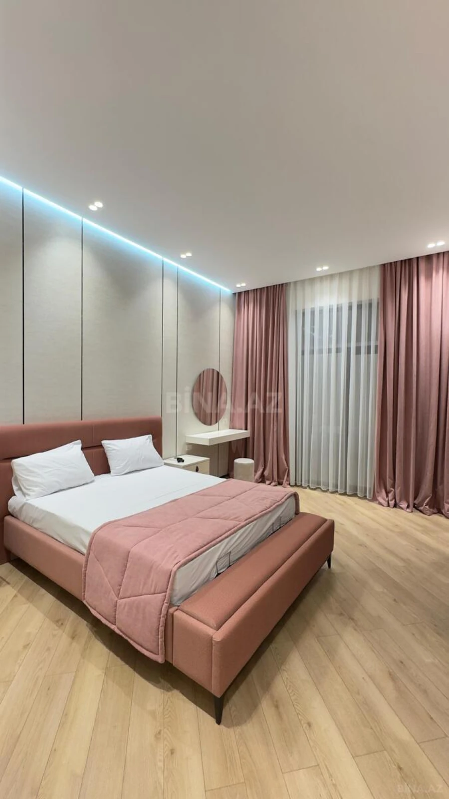 Satılır 5 otaqlı həyət evi 300 m²