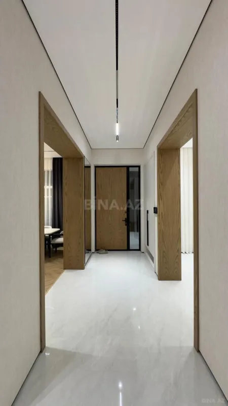 Satılır 5 otaqlı həyət evi 300 m²
