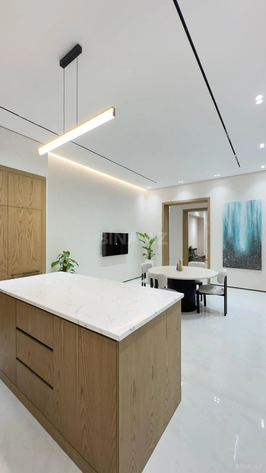 Satılır 5 otaqlı həyət evi 300 m²