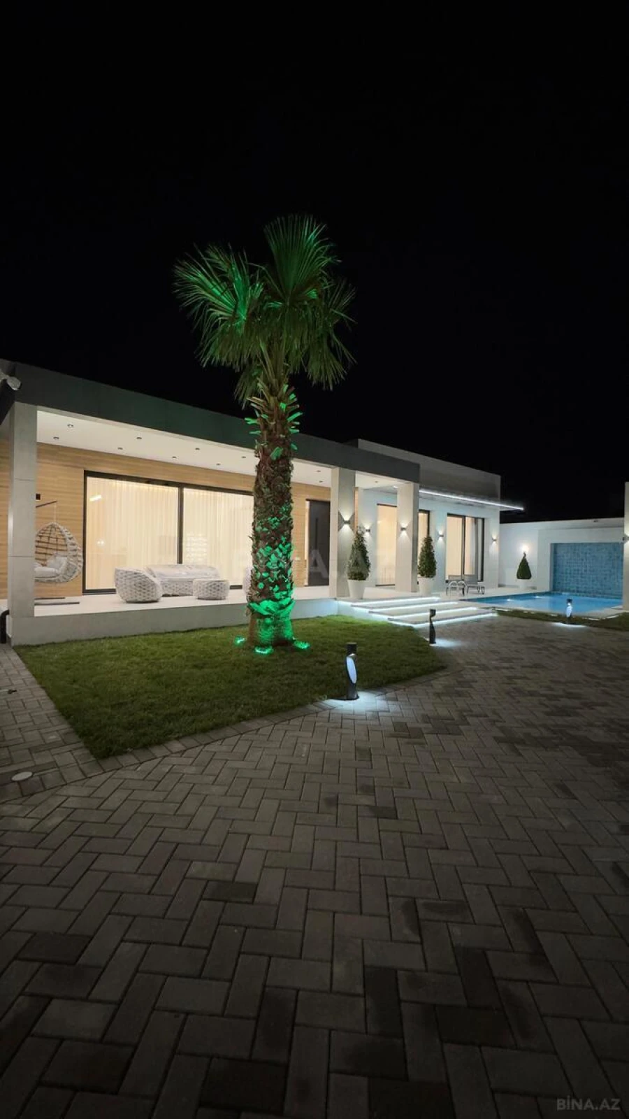 Satılır 5 otaqlı həyət evi 300 m²