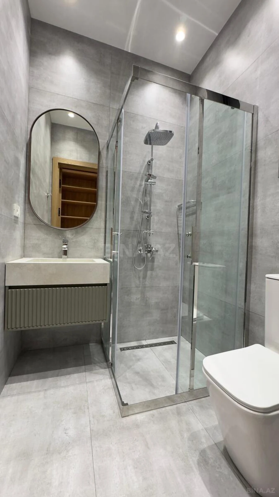 Satılır 5 otaqlı həyət evi 300 m²