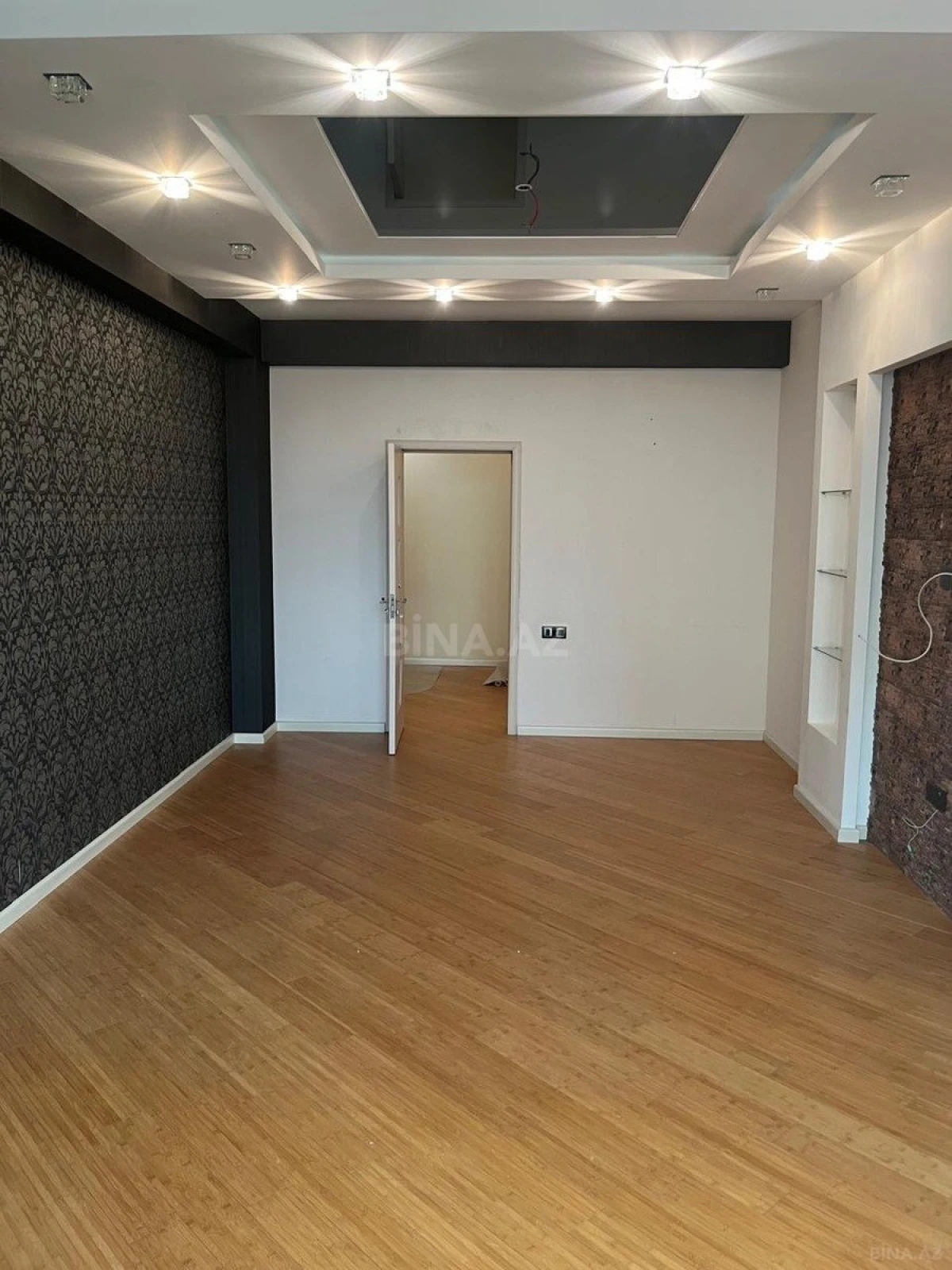 Satılır 3 otaqlı mənzil 125 m²