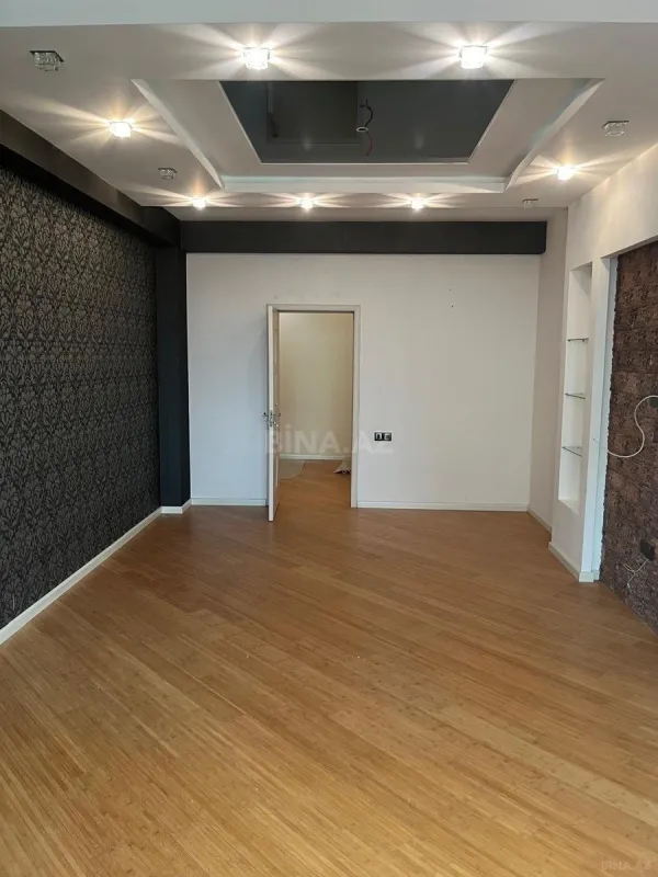 Satılır 3 otaqlı mənzil 125 m²