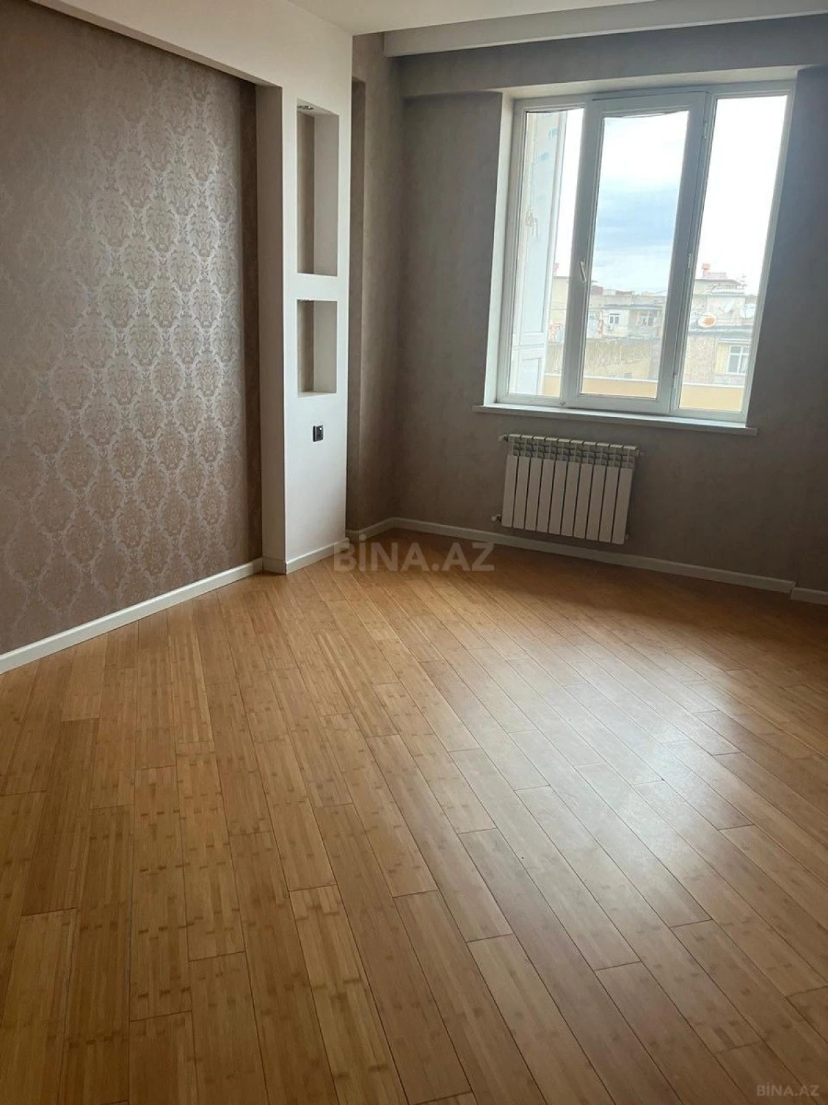 Satılır 3 otaqlı mənzil 125 m²