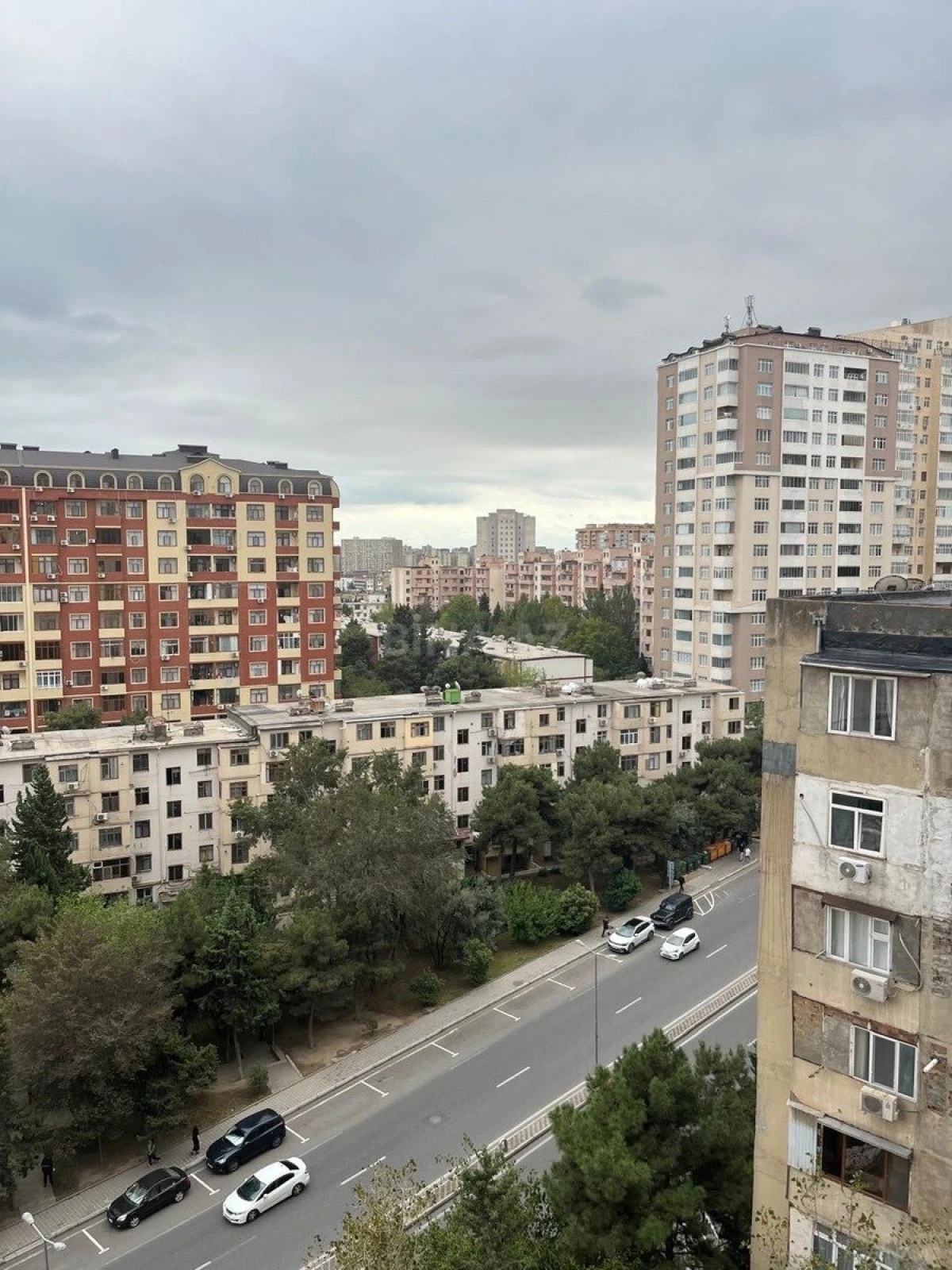 Satılır 3 otaqlı mənzil 125 m²