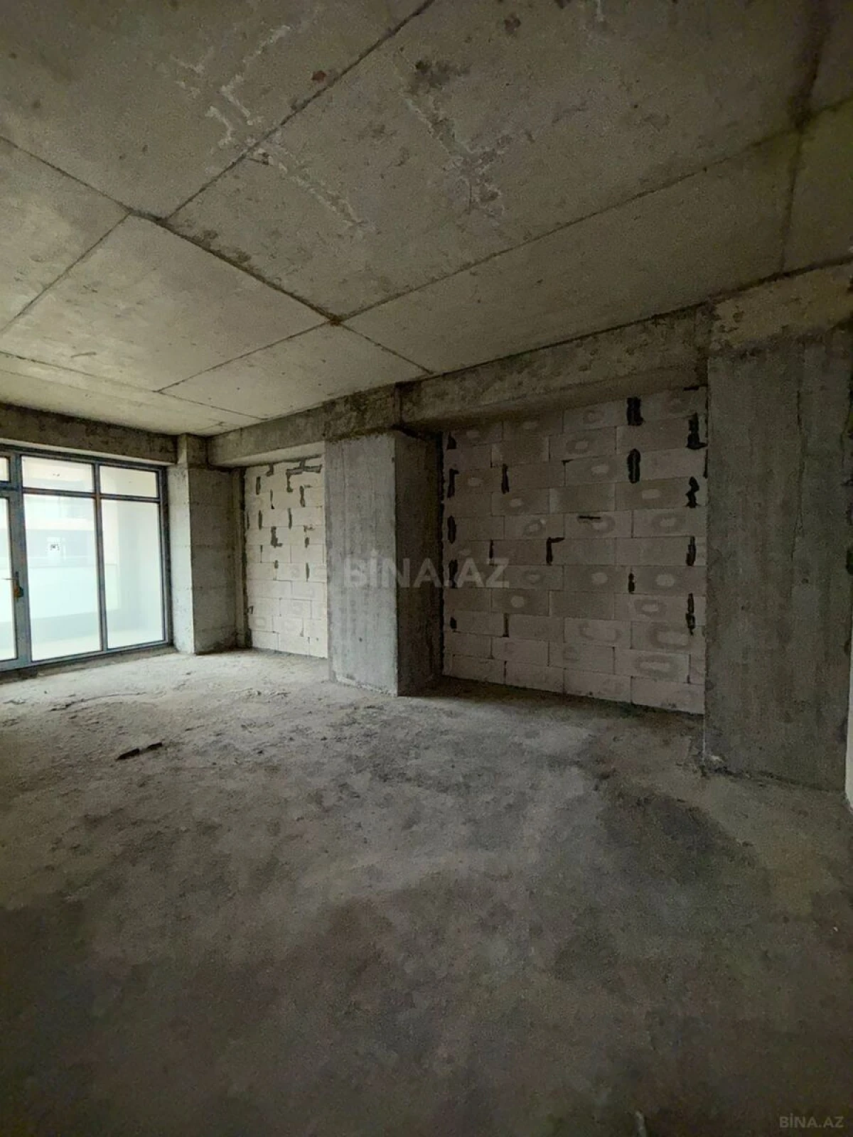 Satılır 3 otaqlı mənzil 148 m²