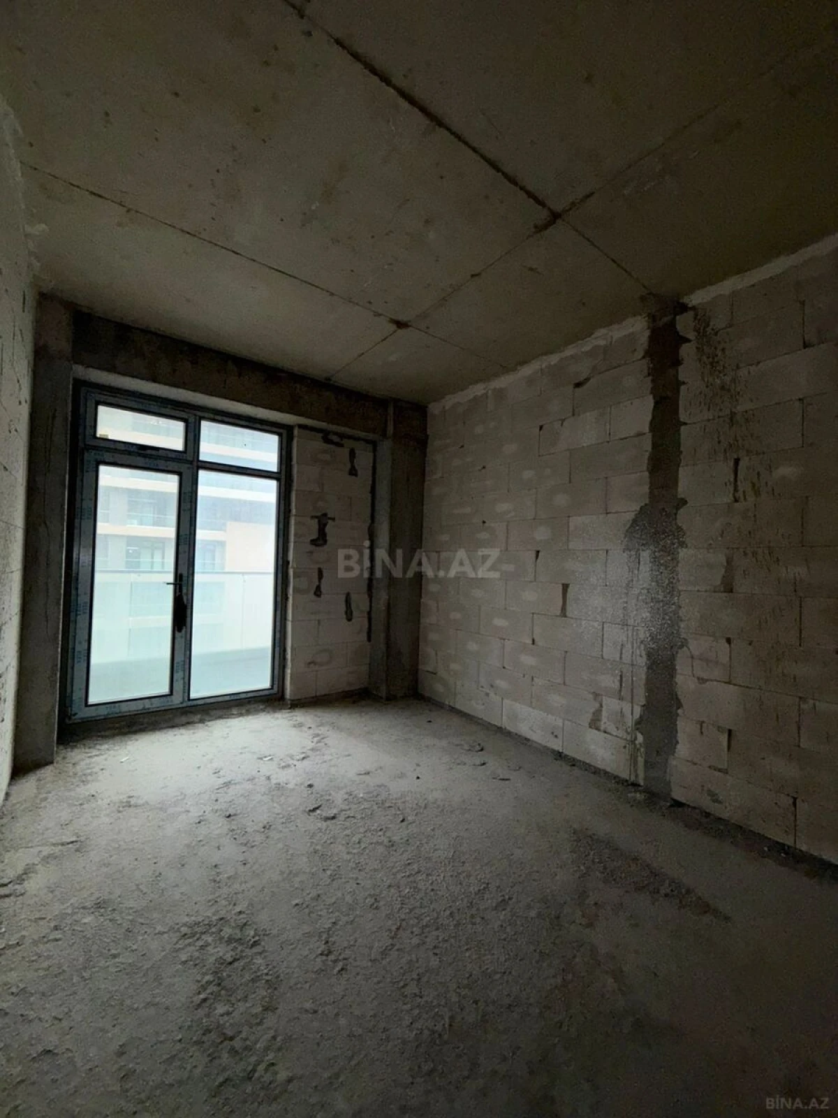 Satılır 3 otaqlı mənzil 148 m²