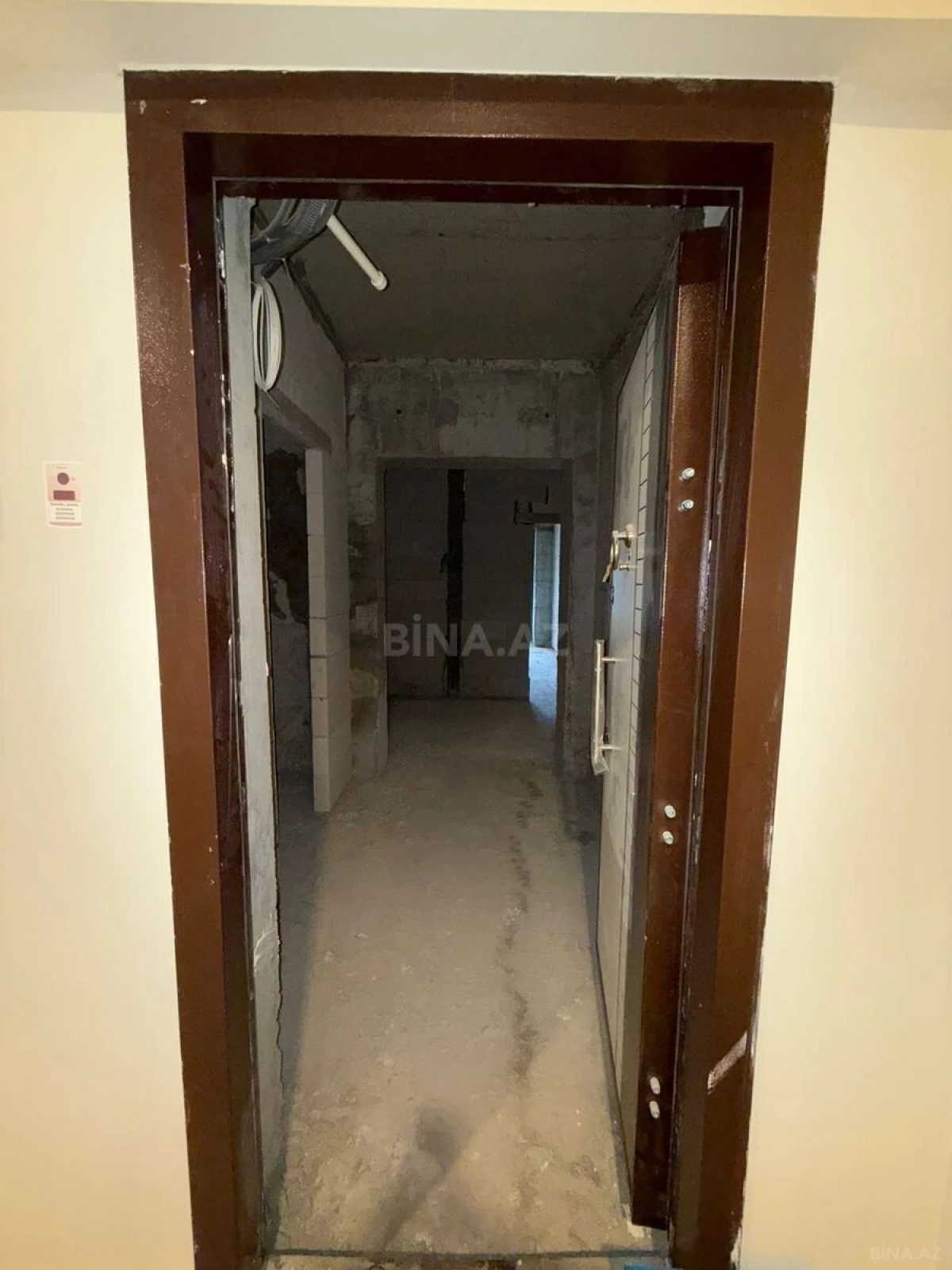 Satılır 3 otaqlı mənzil 148 m²