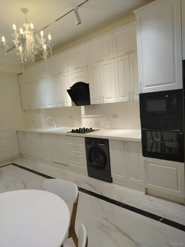 Satılır 3 otaqlı mənzil 150 m²