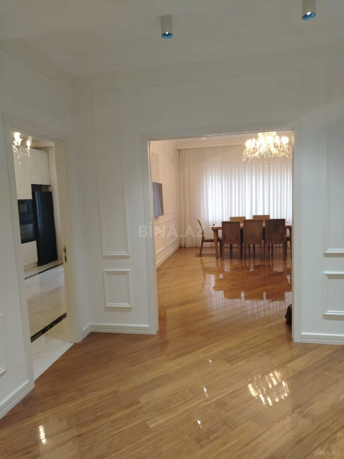 Satılır 3 otaqlı mənzil 150 m²