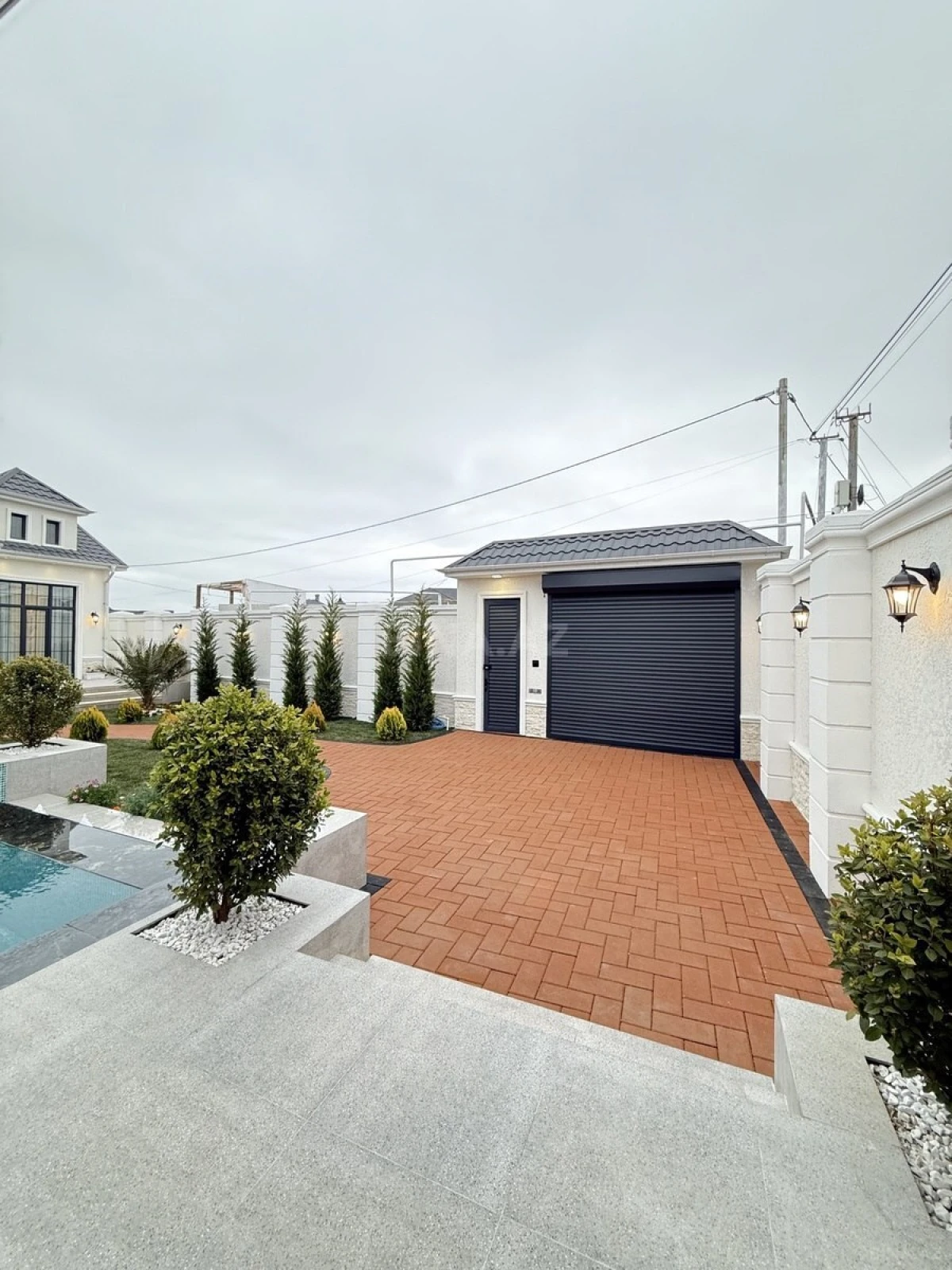 Satılır 4 otaqlı həyət evi 210 m²