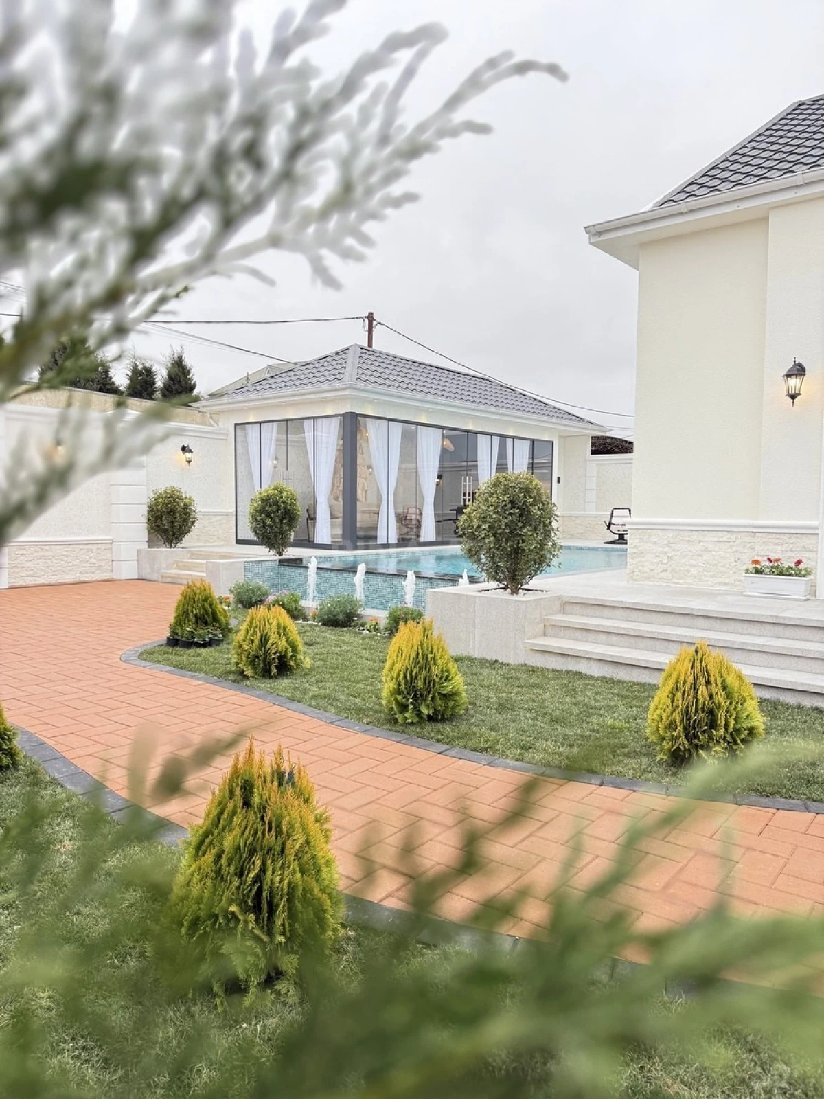 Satılır 4 otaqlı həyət evi 210 m²