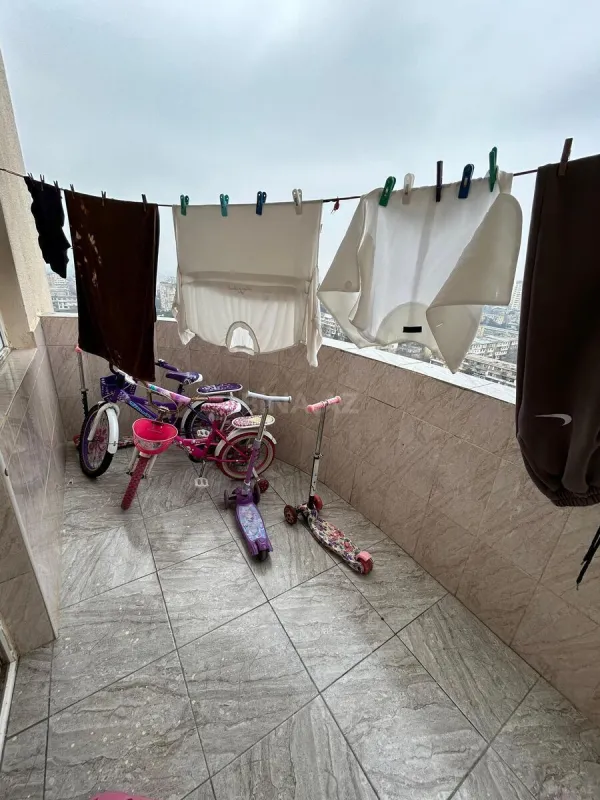 Satılır 3 otaqlı mənzil 115 m²