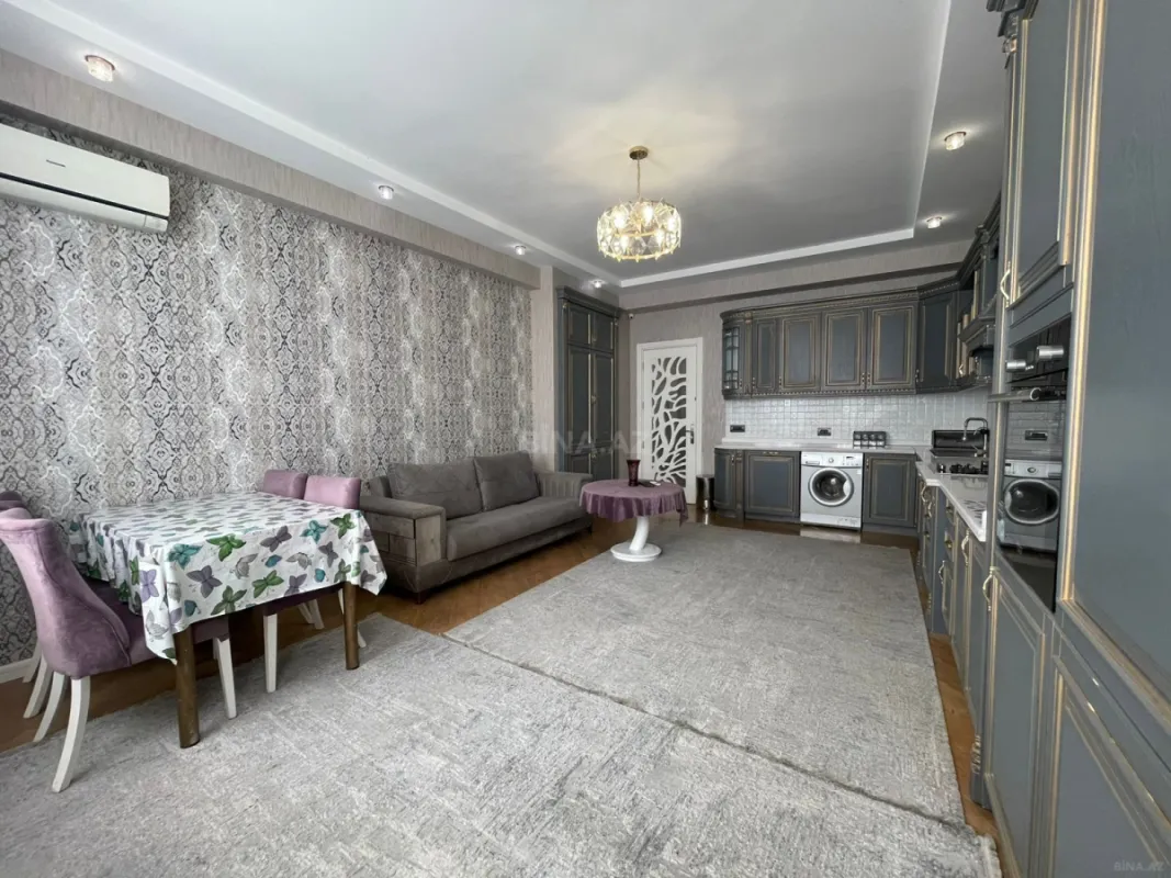 Satılır 4 otaqlı mənzil 240 m²