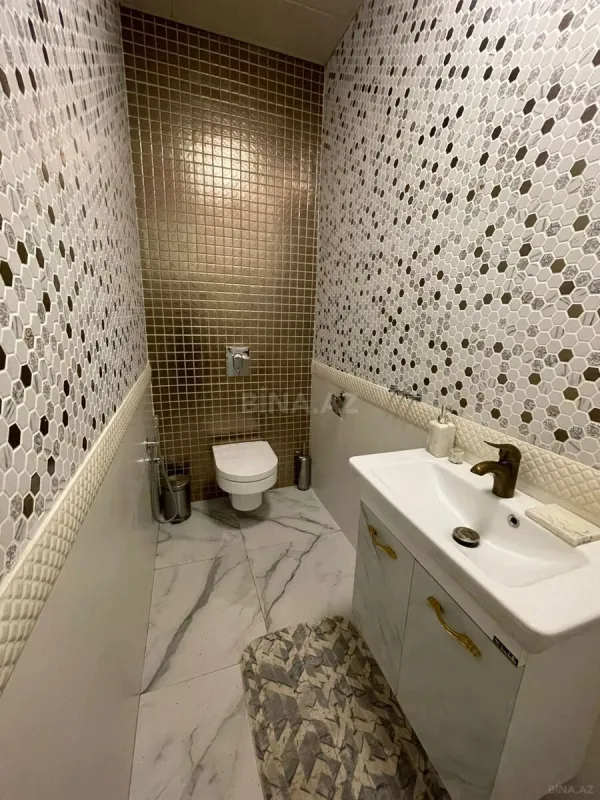 Satılır 4 otaqlı mənzil 240 m²