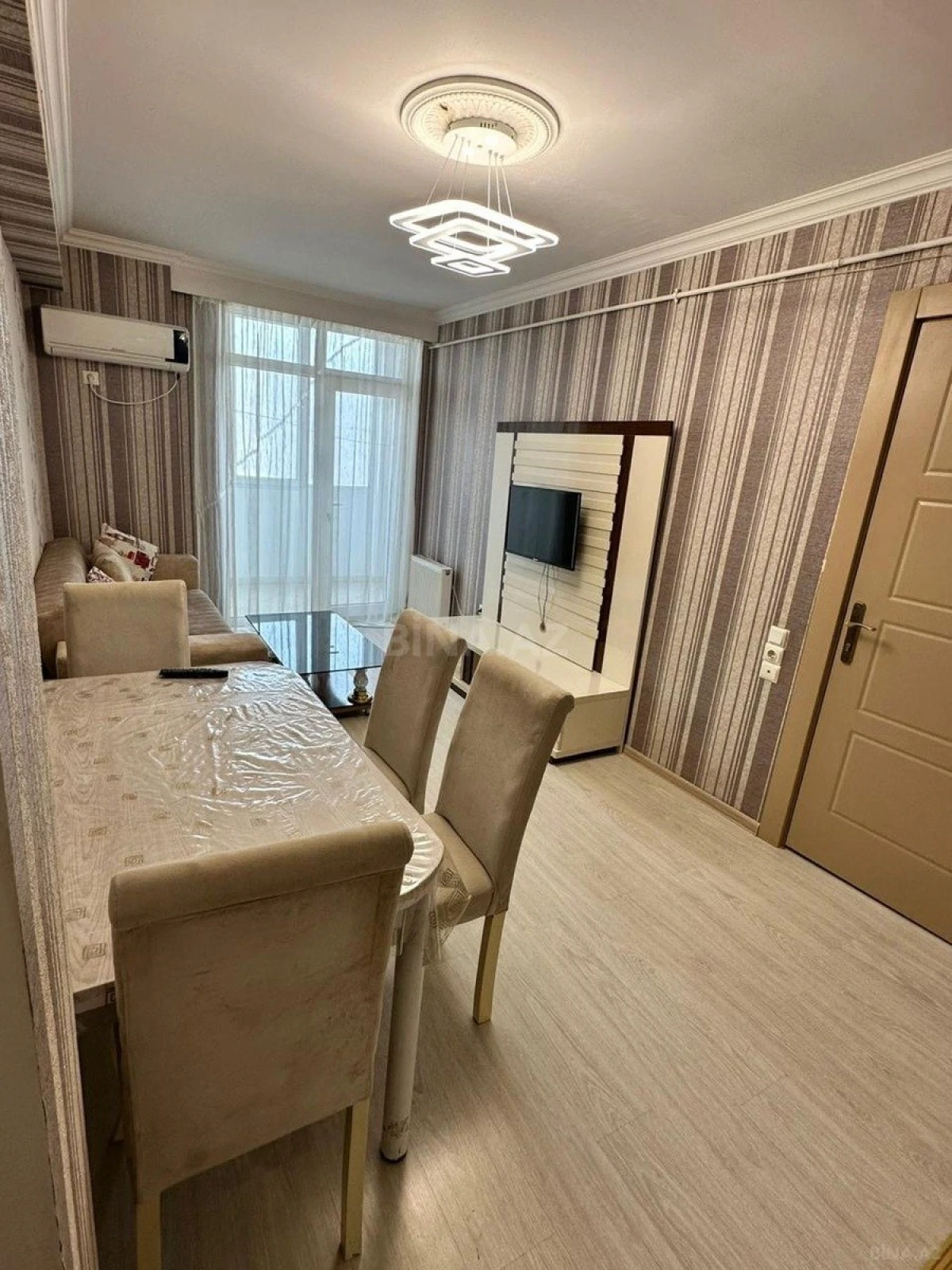 Kirayə verilir 2 otaqlı mənzil 50 m²
