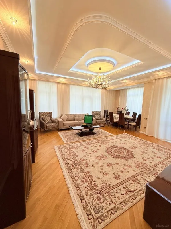 Satılır 3 otaqlı mənzil 170 m²