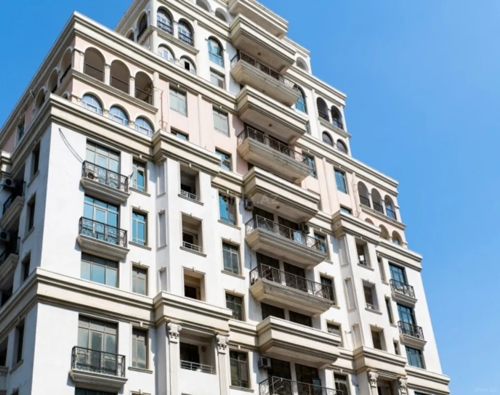 Satılır 3 otaqlı mənzil 170 m²