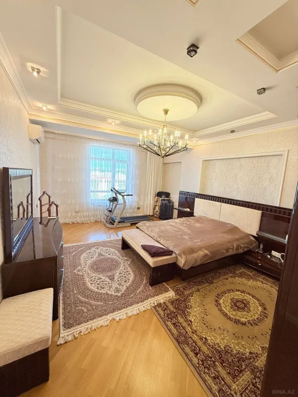 Satılır 3 otaqlı mənzil 170 m²