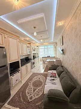 Satılır 3 otaqlı mənzil 170 m²