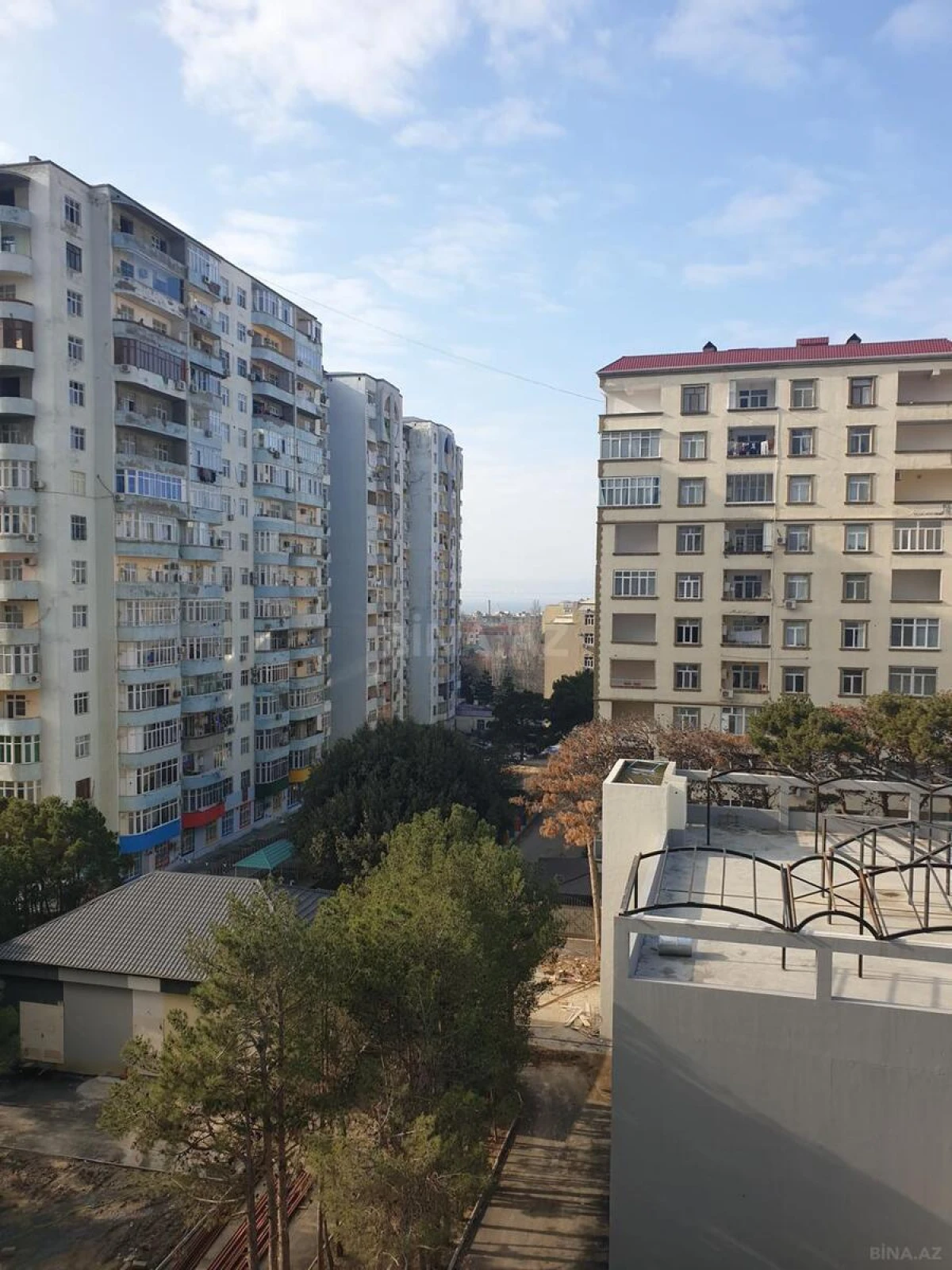 Satılır 4 otaqlı mənzil 155 m²
