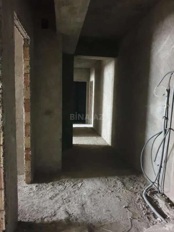 Satılır 4 otaqlı mənzil 155 m²