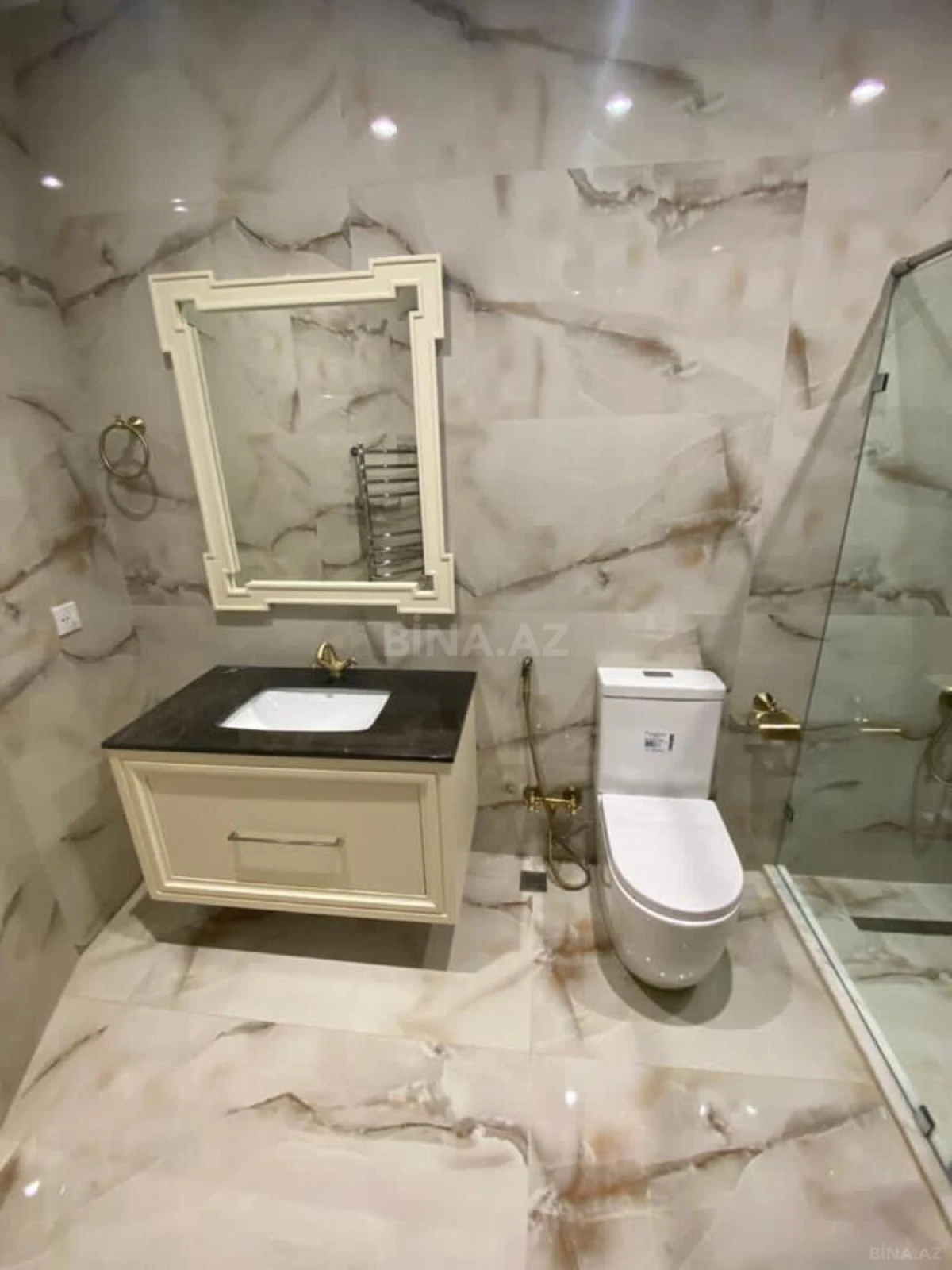 Satılır 2 otaqlı mənzil 94 m²