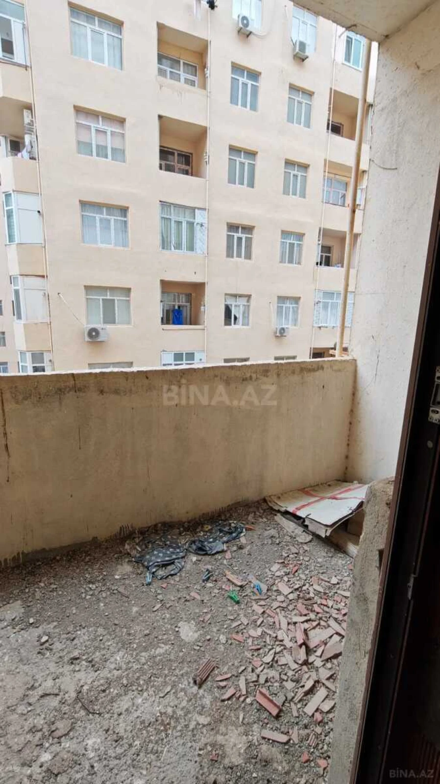 Satılır 2 otaqlı mənzil 93 m²