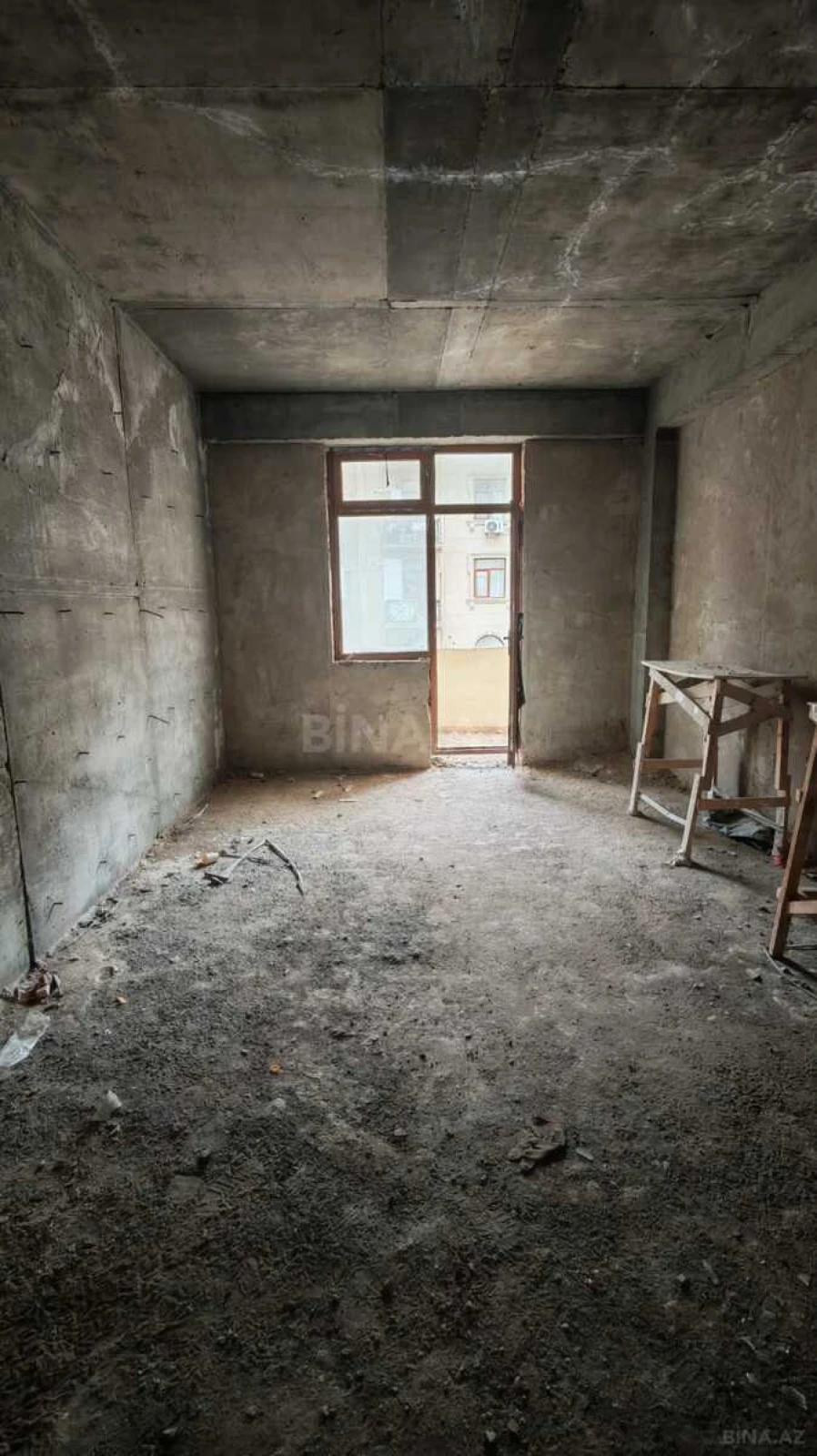 Satılır 2 otaqlı mənzil 93 m²