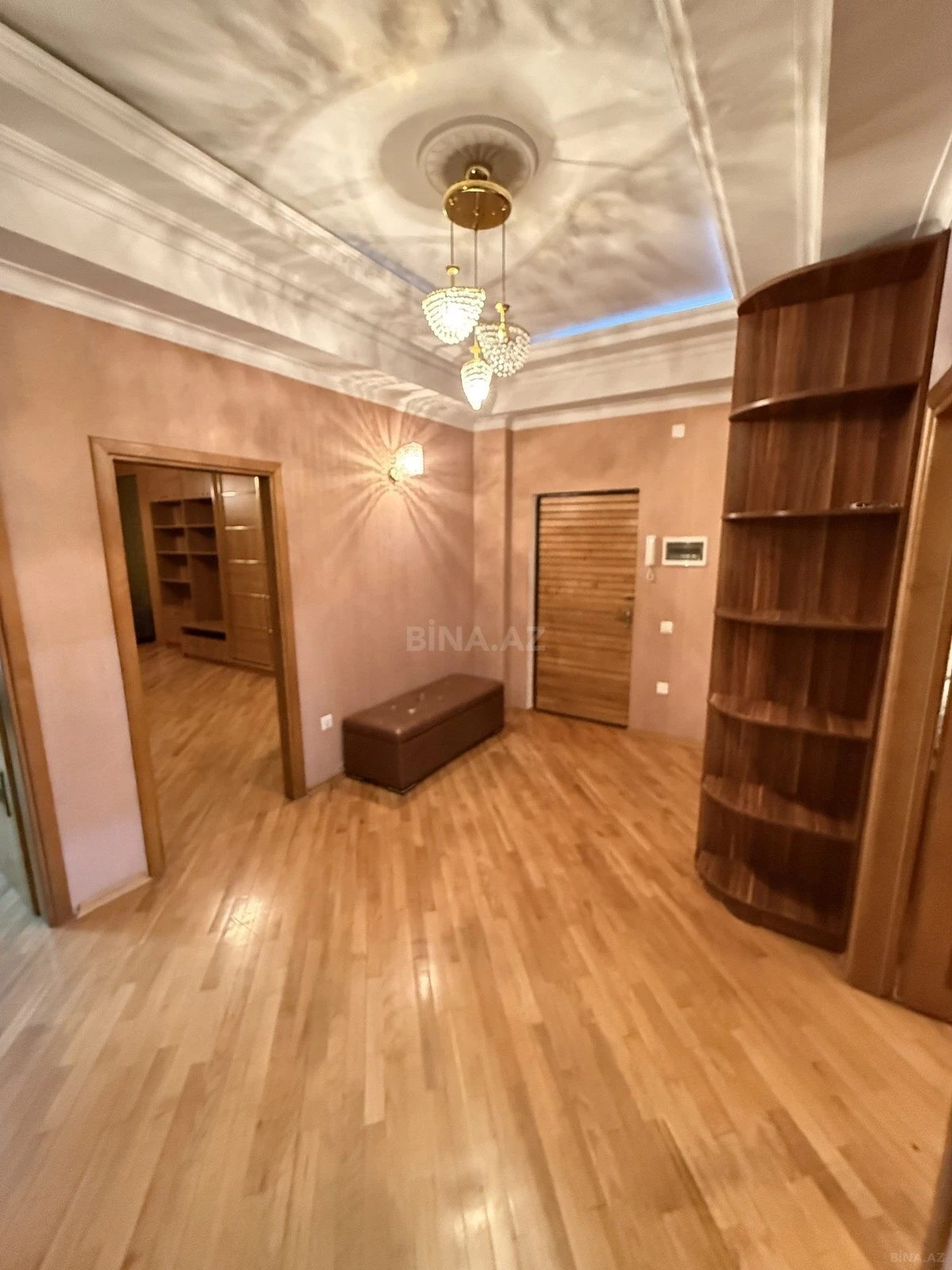 Satılır 3 otaqlı mənzil 110 m²