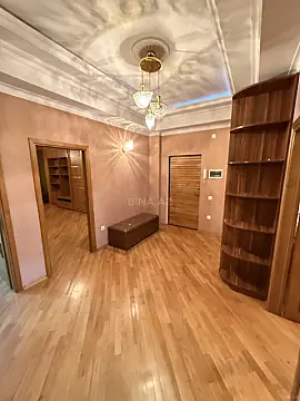Satılır 3 otaqlı mənzil 110 m²
