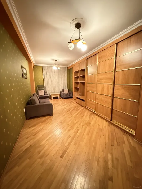 Satılır 3 otaqlı mənzil 110 m²