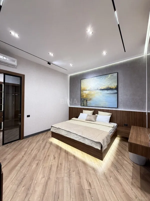 Satılır 5 otaqlı həyət evi 260 m²