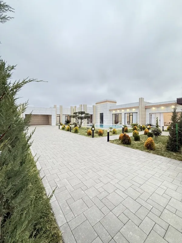 Satılır 5 otaqlı həyət evi 260 m²