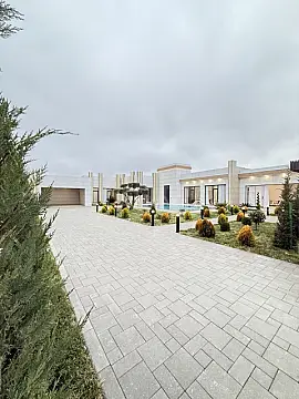Satılır 5 otaqlı həyət evi 260 m²