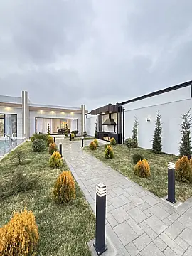 Satılır 5 otaqlı həyət evi 260 m²