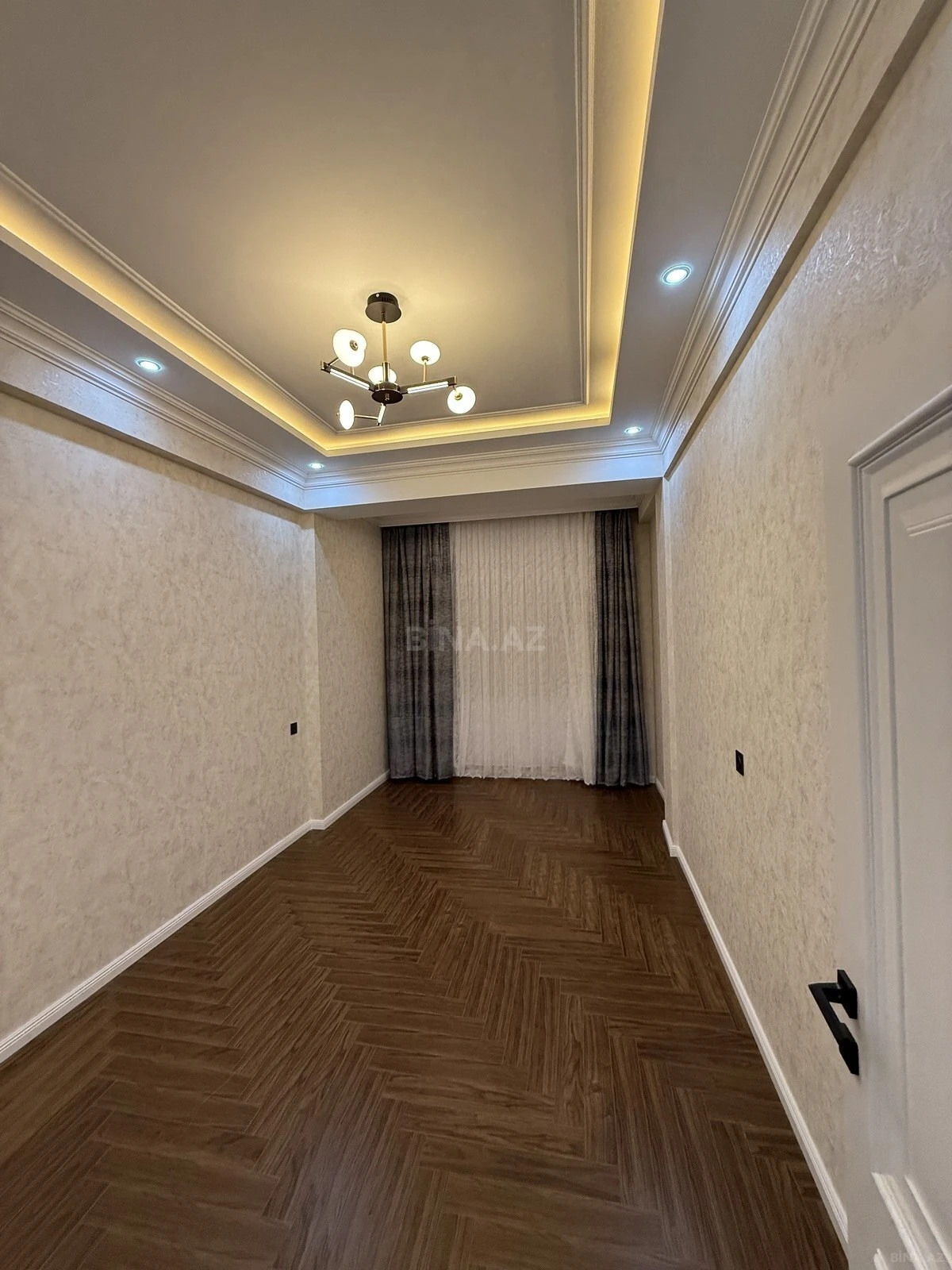 Satılır 3 otaqlı mənzil 108 m²