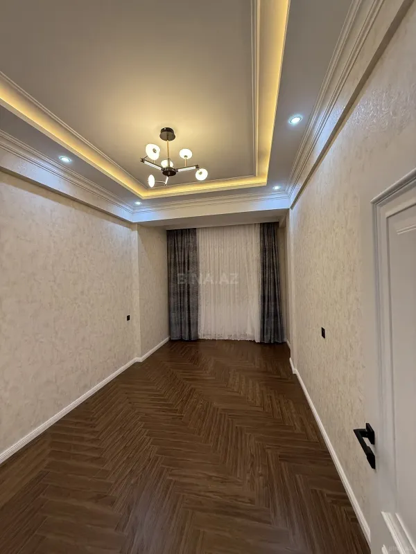 Satılır 3 otaqlı mənzil 108 m²